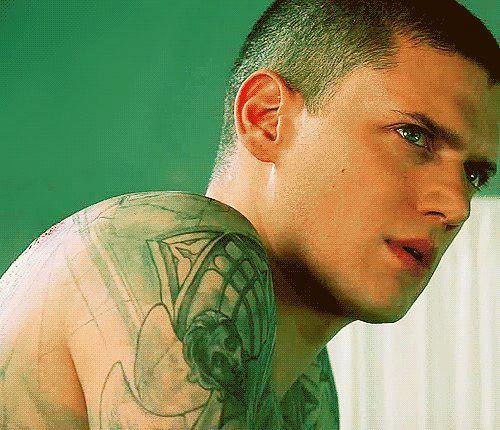 wentworth miller prison break star comes out 1_raannt