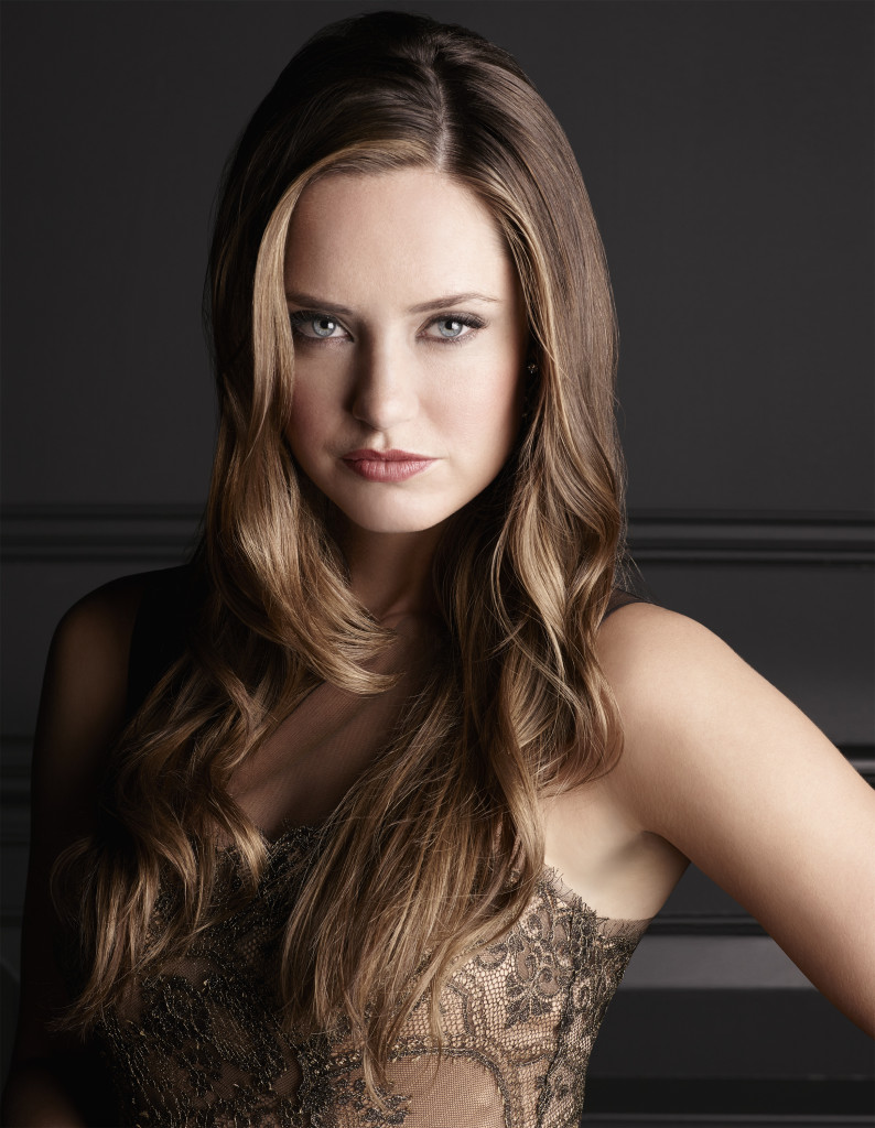 Merritt Patterson as Ophelia on 'The Royals' Sundays at 10pm ET on E! 